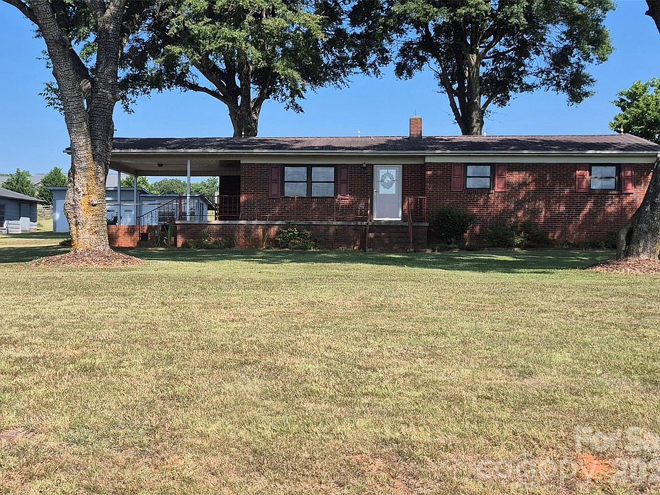 1st image of 1267 Howards Creek Mill Rd