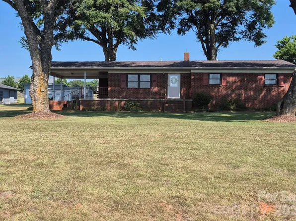 1267 Howards Creek Mill Rd, Vale, NC 28168
