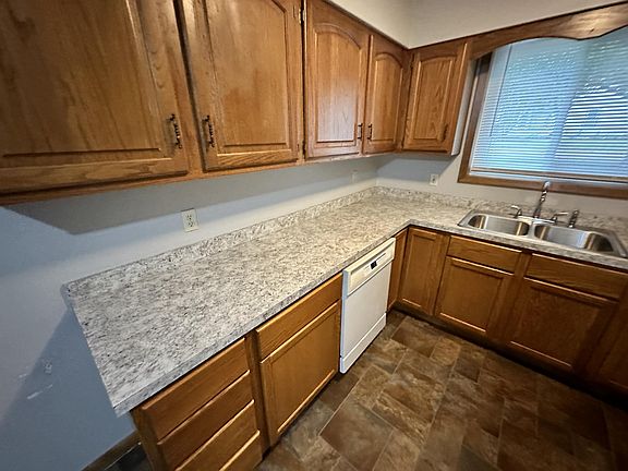 5th image of 243 N 1st St #6