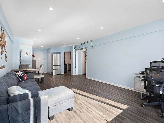 4th image of 420 E 64th St APT E10a