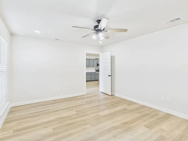 3102 Swenson St — Photo 10