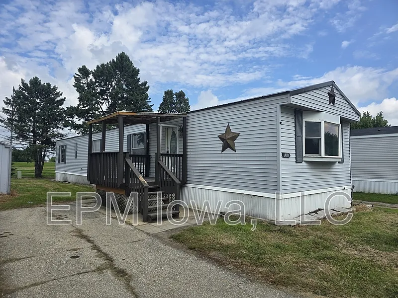2 bed, 1.0 bath, 750 sqft, $850 — Photo 1