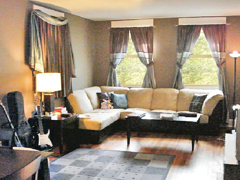 2nd image of 3849 N Damen Ave Floor 1