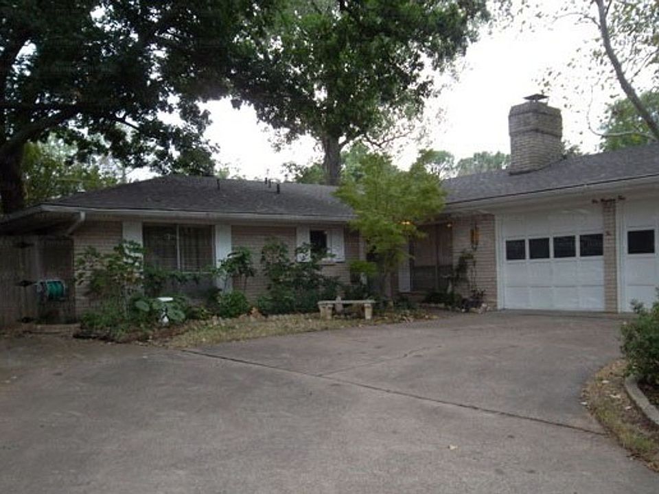 1st image of 104 W Lavender Ln