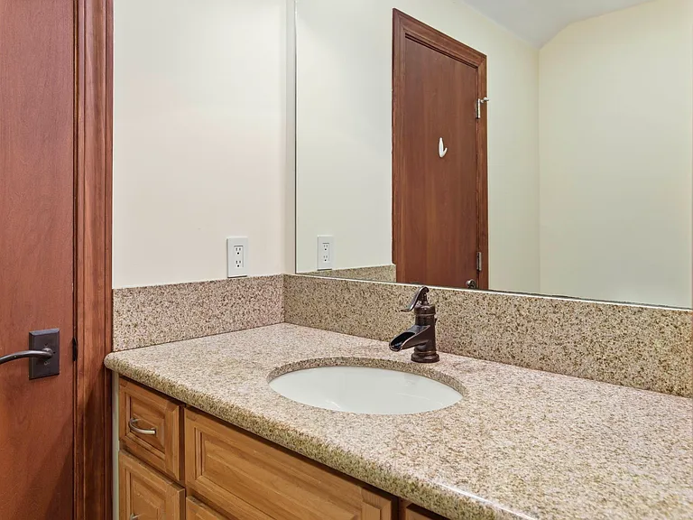 3911 Pepper Tree Ct — Photo 63
