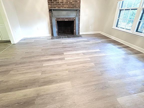 2nd image of 126 Oakmont Drive #13