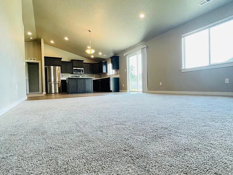 5725 E Upminster St — Photo 3