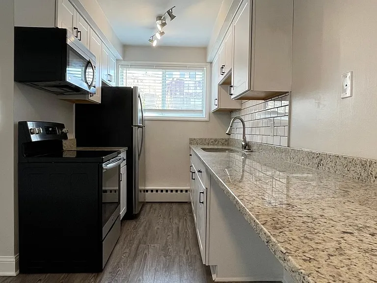 639 23rd Ave NE #4 — Photo 11
