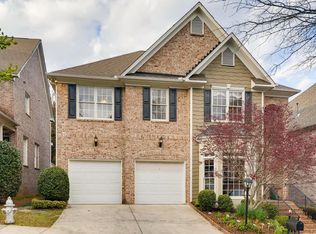 1176 Dunwoody Village Dr, Dunwoody, GA 30338