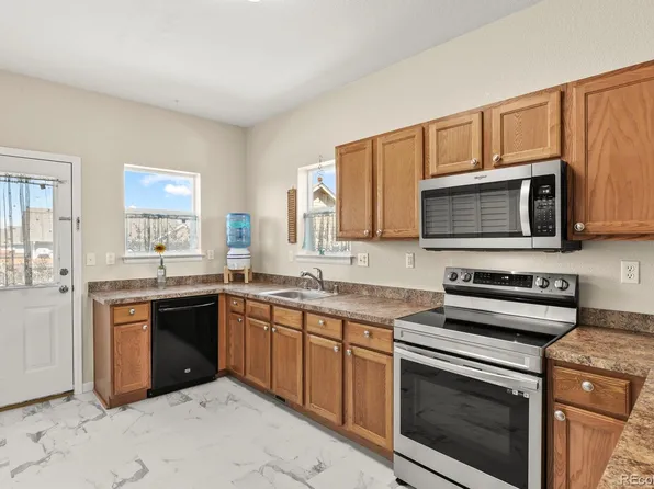 55477 E 29th Place, Strasburg, CO 80136