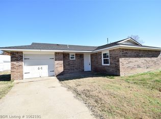 100 Geneva Cir, Gore, OK 74435