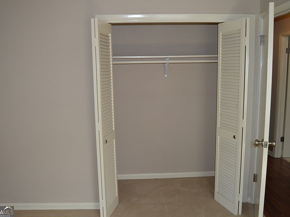 4th image of 98 Beechwood Blvd