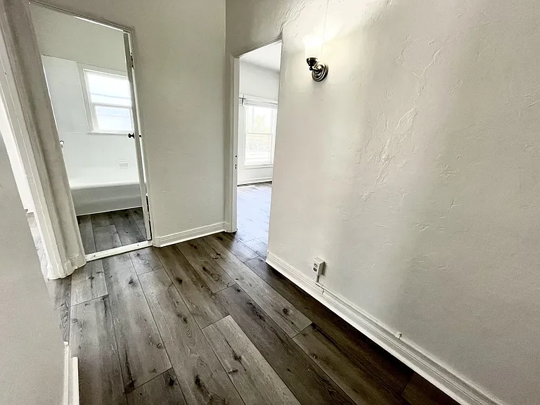 5613 Carlton Way #210 — Photo 7