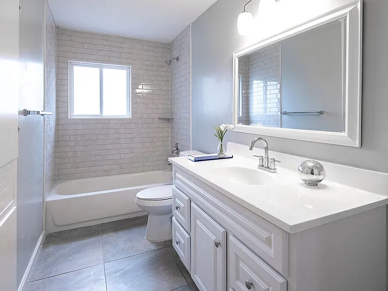 6001 Cameron Rd — Photo 2