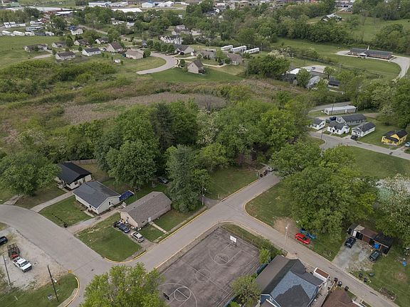 5th image of 300 Mackie Ave