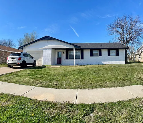 4623 SW I Ave Photo 1