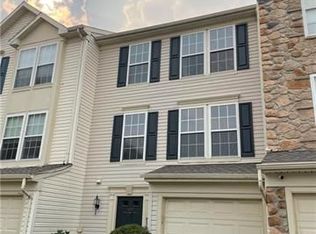 4107 Huckleberry Dr, Center Valley, PA 18034