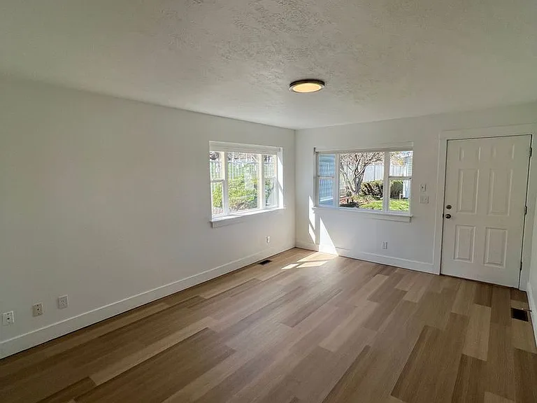 Sunray Terrace Senior Apartments — Photo 28