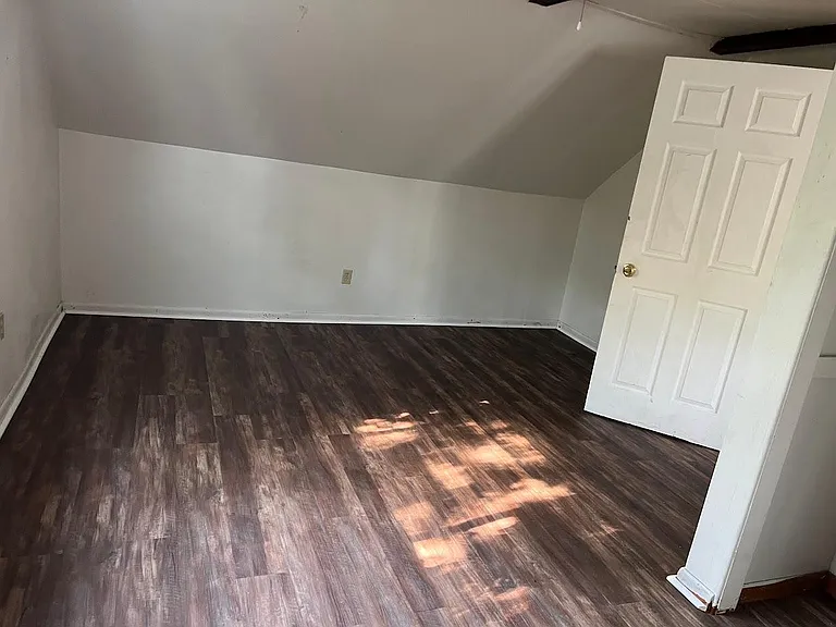704 McMasters Ave — Photo 13