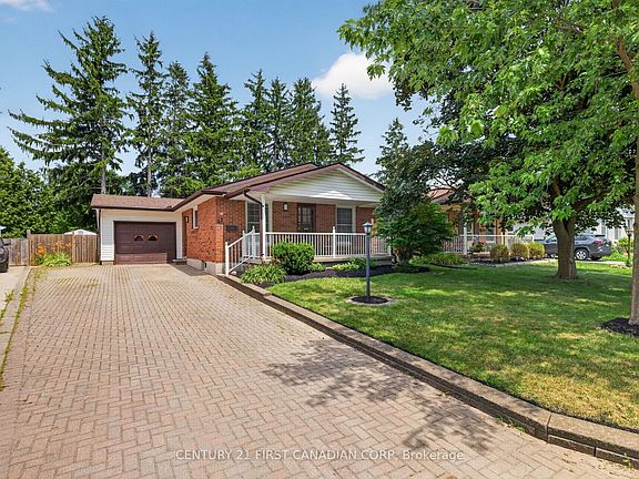2nd image of 11 Cornell Cres