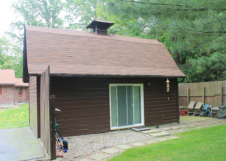 Cottage w/ studio apartment