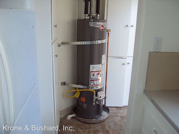 5th image of 821 Agate St APT C