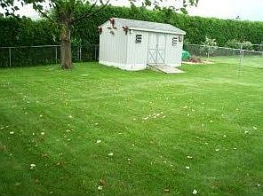 2nd image of 605 Hilltop Rd