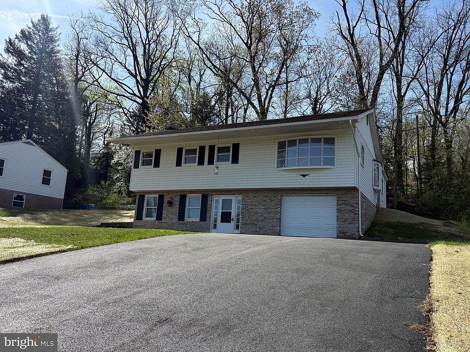 2nd image of 620 Hammond Rd