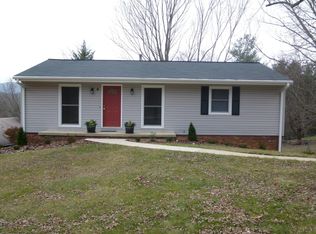 4 Hillview Cir, Asheville, NC 28805