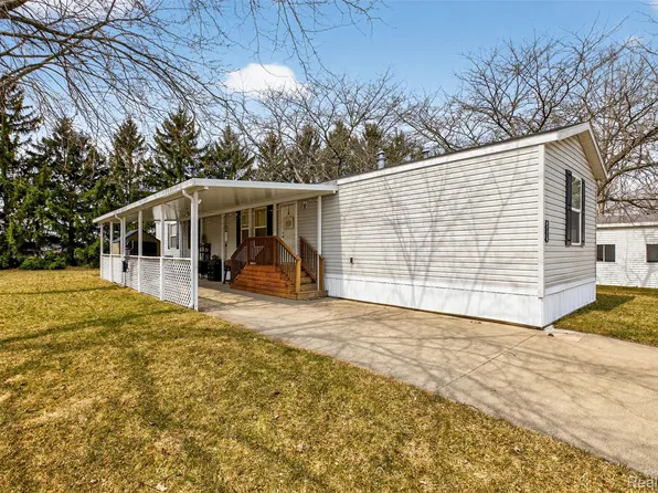 4567 Ashwood Dr W, Saginaw, MI 48603