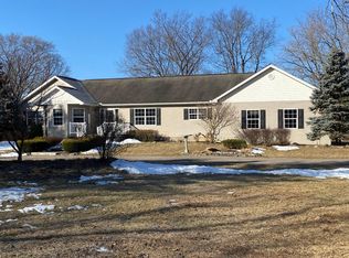 3757 Oakridge Ct, Ann Arbor, MI 48105