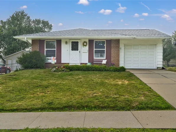 431 Cherry Hill Rd SW, Cedar Rapids, IA 52404