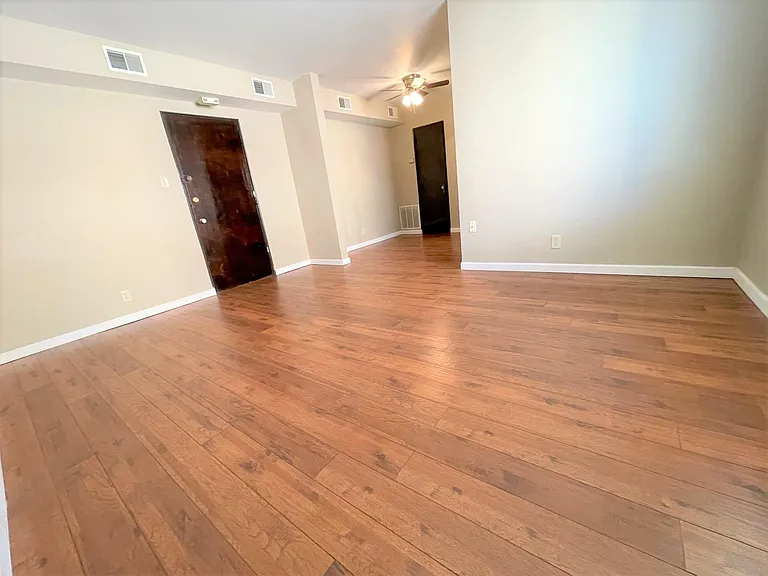 5712 Phillips Ave #B9 — Photo 38