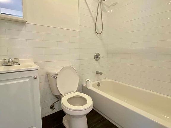 4th image of 735 Rogers Ave #B2