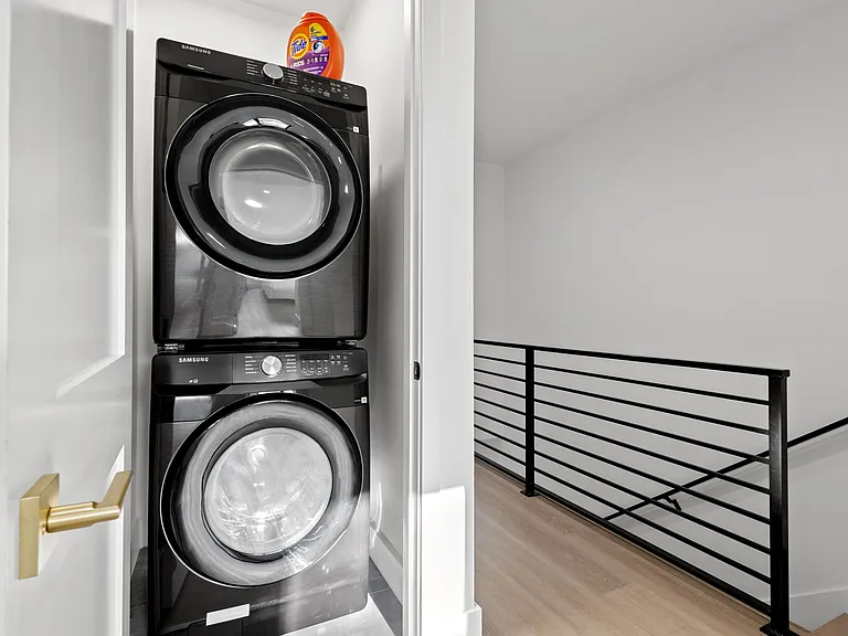 210 W Columbus Dr #3 — Photo 41