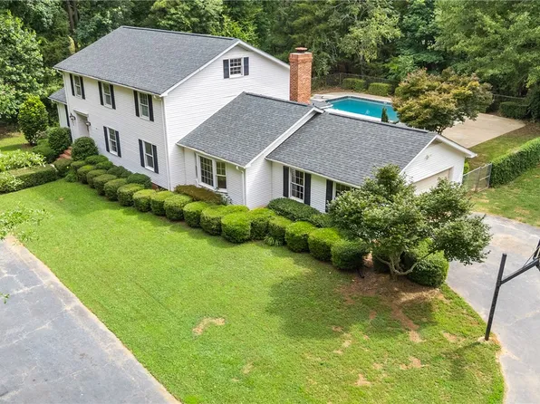 106 Wilderness Dr, Laurens, SC 29360