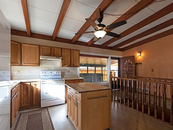 5th image of 423 Pattee Creek Dr