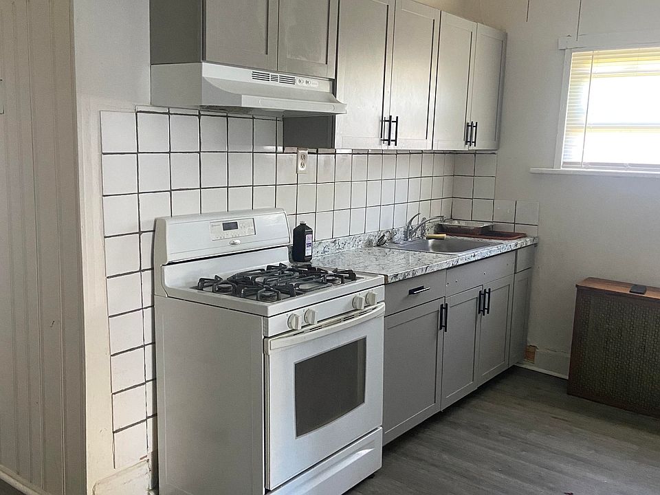 Kitchen renovated one year ago