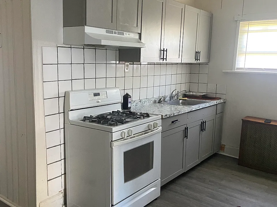 Kitchen renovated one year ago