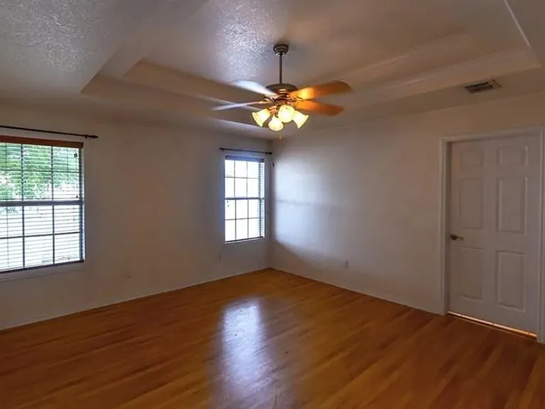 4106 Pennington Ave — Photo 9