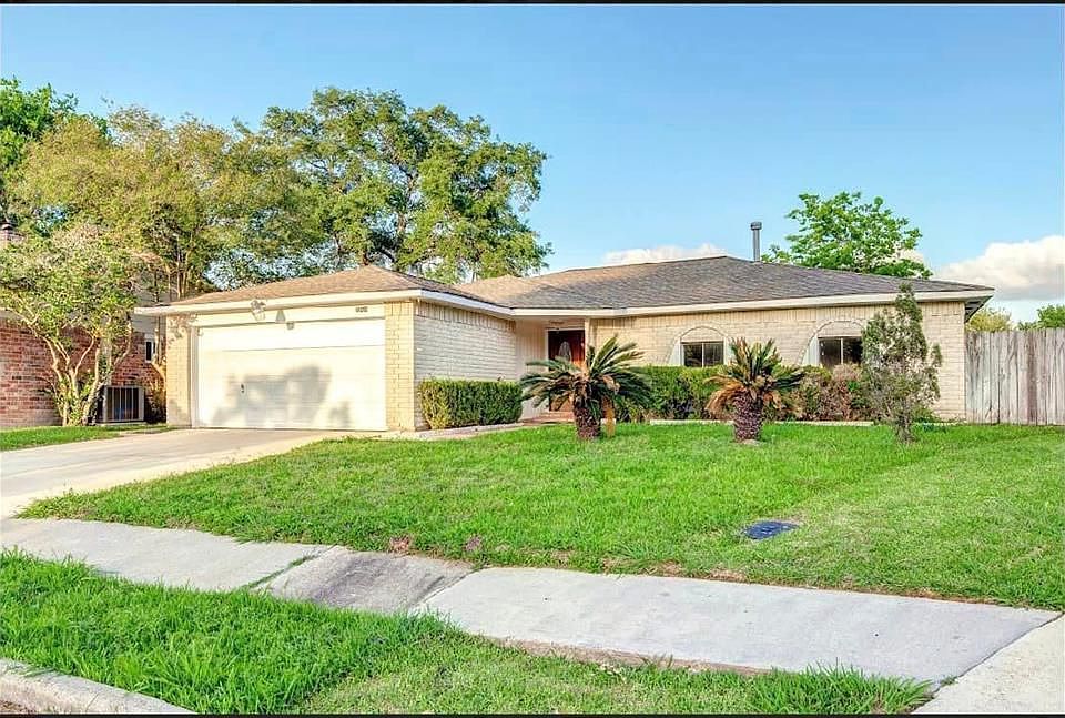 1st image of 10439 Towne Oak Ln