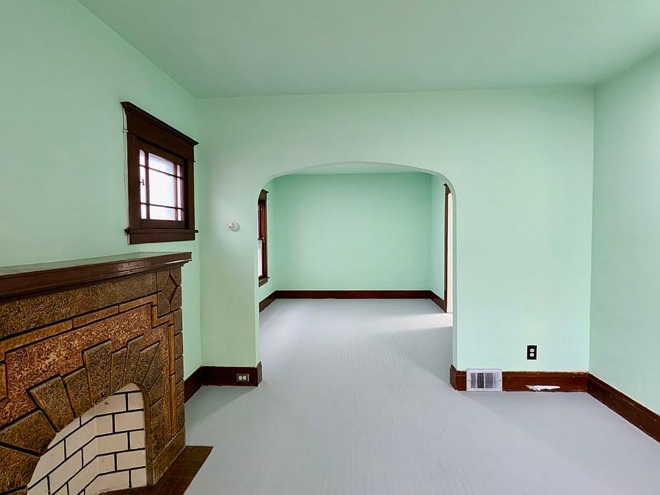 1st image of 27 Hoerner Ave #1