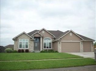 2547 SW Santa Fe Ct, Topeka, KS 66614