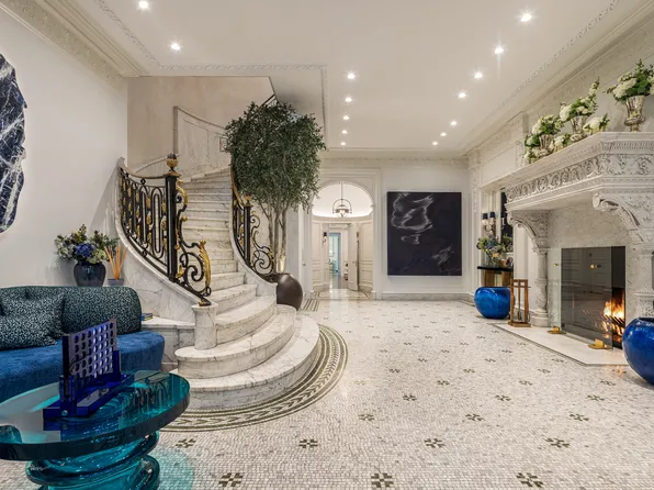 8 East 62nd Street HOUSE image 2 of 7