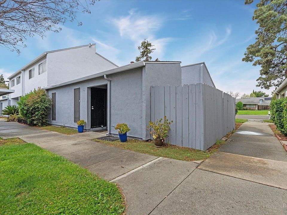 1st image of 7 El Cerrito Ct