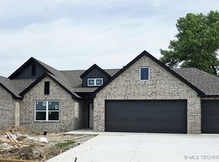 2724 W Madison St, Broken Arrow, OK 74012