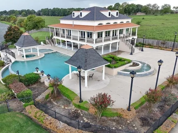 12546 Saint Louis Ct, Willis, TX 77318