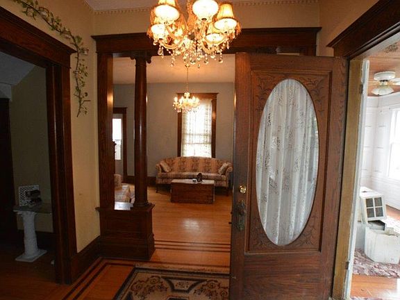 5th image of 140 Ashland St N