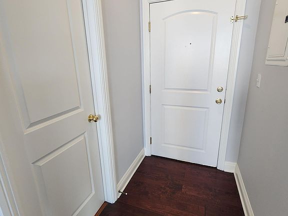 5th image of 701 S Mariposa Ave APT 303