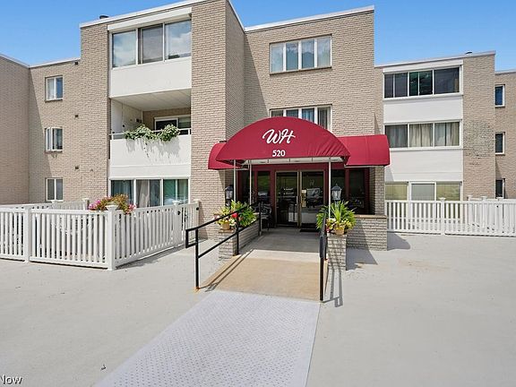 2nd image of 520 Meredith Ln APT 406